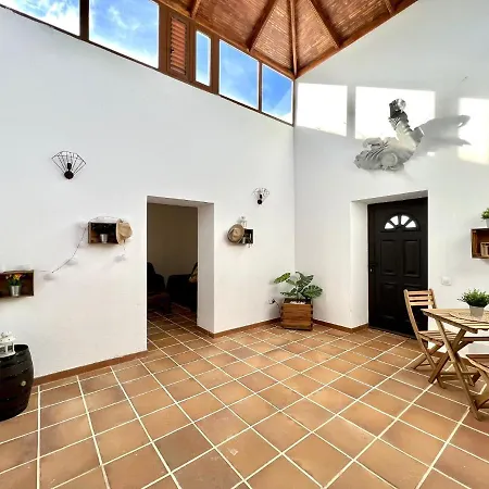 Grande Casa Con Terraza, Barbacoa Y Vista A La Montana