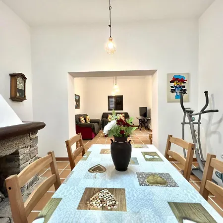 Grande Casa Con Terraza, Barbacoa Y Vista A La Montana Dom wakacyjny Haría