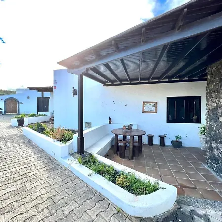 Grande Casa Con Terraza, Barbacoa Y Vista A La Montana Haría