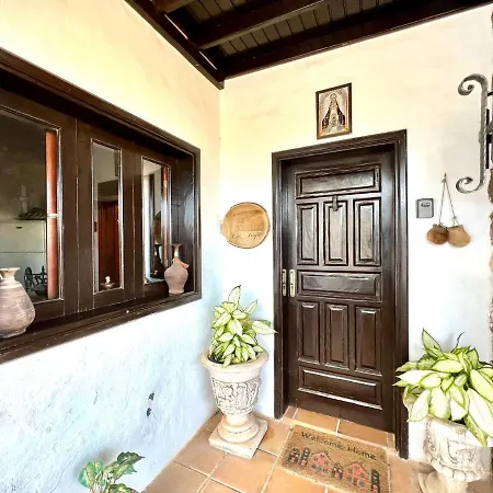 Grande Casa Con Terraza, Barbacoa Y Vista A La Montana Haría